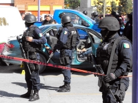 Zarate / Chihuahua / Miércoles negro en Ciudad Juárez deja 21 personas ejecutadas, entre estos crimenes destaca la masacre de 4 estudiantes universitarios en una estación de gasolina.