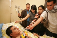 Saúl Martínez, líder de la CTM se encuentra hospitalizado en esta ciudad y habla a los medios de comunicación sobre el estado en que se encuentran los contratos de las obras del Nuevo Poblado Juan del Grijalva y pide a las autoridades que las obras sean c