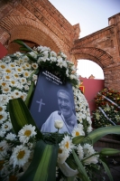 Jueves 30 de diciembre.  Las cenizas del Marimbista Zeferino Nandayapa reciben el homenaje de su pueblo Chiapa de Corzo donde recorre las calles y son saludadas desde la plaza de armas por parte de las autoridades tradicionales y personajes distinguidos d