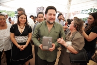 Jueves 30 de diciembre.  Las cenizas del Marimbista Zeferino Nandayapa reciben el homenaje de su pueblo Chiapa de Corzo donde recorre las calles y son saludadas desde la plaza de armas por parte de las autoridades tradicionales y personajes distinguidos d