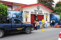 Presuntos Zetas realisaron una llamada a esta institucion a las 12:40hrs donde le piden 11,000 dolares que se los deporitara a una cuenta para proteccion de la escuela y de los alumnos