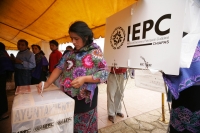 Continúan en calma la participación de los pueblos indígenas de la zona altos del estado, en la comunidad Nachig del municipio de Zinacantan se observa una fuerte participación de las mujeres mientras que elementos de la policía estatal refuerzan el trans