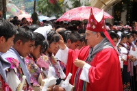 Jueves 10 de agosto del 2017. San Lorenzo Zinacatan. Felipe Arismendi Esquivel, obispo de San Cristóbal de las Casas se despide del pueblo de Zinacantan al acercarse a la fecha de su retiro episcopal durante las celebraciones de confirmación en las fiesta