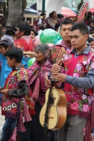 Jueves 10 de agosto del 2017. San Lorenzo Zinacatan. La comunidad de Zinacantan celebra las fiestas patronales durante los dÃas de esta semana con ritos tradicionales y festividades religiosas que llenan la plaza de esta localidad con colores y estruendos Jueves 10 de agosto del 2017. San Lorenzo Zinacatan. La comunidad de Zinacantan celebra las fiestas patronales durante los dÃas de esta semana con ritos tradicionales y festividades religiosas que llenan la plaza de esta localidad con colores y estruendos