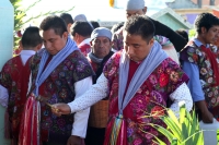 Viernes 2 de noviembre del 2018. San Lorenzo Zinacantan. La solemnidad y colorido de las costumbres de los pueblos tsotsiles llena de luz las celebraciones del dÃÂa de muertos en el panteón de la comunidad de Zinacantan. Viernes 2 de noviembre del 2018. San Lorenzo Zinacantan. La solemnidad y colorido de las costumbres de los pueblos tsotsiles llena de luz las celebraciones del dÃÂa de muertos en el panteón de la comunidad de Zinacantan.