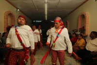 Lunes 24 de diciembre del 2012. Tuxtla Gutiérrez, Chiapas. La priostería Zoque visita las diferentes casas de sus miembros durante la velada de esta navidad bailando las danzas del Belén Zoque para terminar en el altar de la ermita del Cerrito.