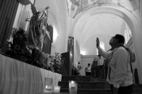 20210422. Tuxtla G. La comunidad Zoque de Tuxtla Gutiérrez visita la Catedral durante las celebraciones patronales de San Marcos