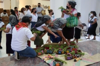 20210422. Tuxtla G. La comunidad Zoque de Tuxtla Gutiérrez visita la Catedral durante las celebraciones patronales de San Marcos