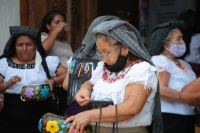 20210422. Tuxtla G. La comunidad Zoque de Tuxtla Gutiérrez visita la Catedral durante las celebraciones patronales de San Marcos