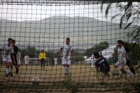 Sábado 14 de julio del 2018. Tuxtla Gutiérrez. Partido de fut bol en la cancha alterna del Estadio Zoque esta tarde.