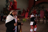Miércoles 10 de agosto del 2016. San Juan Cancuc. Los danzantes de la comunidad Zoque bailan como invitados especiales durante las celebraciones patronales de San Lorenzo en esta comunidad de la etnia tsental.