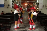 Miércoles 17 de agosto del 2016. Tuxtla Gutiérrez. La comunidad Zoque durante las celebraciones de San Roque y San Jacinto visitan las casas que comparten El Costumbre Miércoles 17 de agosto del 2016. Tuxtla Gutiérrez. La comunidad Zoque durante las celebraciones de San Roque y San Jacinto visitan las casas que comparten El Costumbre