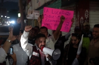 20240303. Tuxtla. El Aspirante Guillermo Santiago, durante su mitin de este día en las calles de la ciudad.