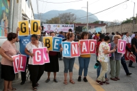 20230320. Tuxtla. Olga Luz Espinosa Morales recibe su constancia de inscripción al proceso electoral para buscar la candidatura de Chiapas por los partidos PAN PRD y PRI