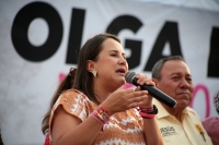 20230320. Tuxtla. Olga Luz Espinosa Morales recibe su constancia de inscripción al proceso electoral para buscar la candidatura de Chiapas por los partidos PAN PRD y PRI