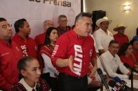 20240314. Tuxtla. Alejandro Moreno Cárdenas, dirigente nacional del PRI en conferencia de prensa acompaña a Olga Luz Espinoza Morales quien hoy recibe su nombramiento como candidata por la gubernatura de Chiapas