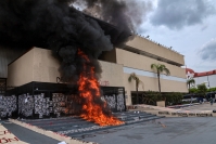 20260806. Tuxtla. Las escuelas normalistas FECSM se manifiestan en la Plaza Central de Tuxtla Gutiérrez en apoyo a la Normal Rural Mactumatza de Chiapas
