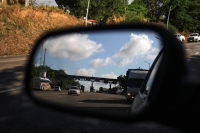 20250604.  Maestros de la AED-40 toman la caseta de cobro en la autopista San Cristóbal de las Casas-Tuxtla Gutiérrez y realizan el cierre de algunas calles en el oriente norte de la capital del estado de Chiapas.
