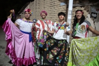 20250108. La Chuntá llena las calles de Chiapa de Corzo que se transfigura en un pueblo multicolor y de luz en esta noche al inicio de la Fiesta Grande de Enero.