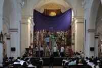 20260405. Chiapa de Corzo. Los Chamales, las ofrendas de flores son llevadas durante el Via-Crucis  hacia la iglesia de Santo Domingo.