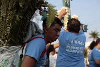 20260501. Tuxtla. Los Hojeros de La Santa Cruz de Terán se reúnen para llevar La Espadaña a la iglesia de la comunidad esta mañana.