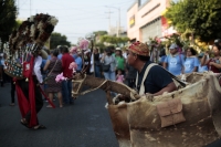 20260501. Tuxtla. Los Hojeros de La Santa Cruz de Terán se reúnen para llevar La Espadaña a la iglesia de la comunidad esta mañana.