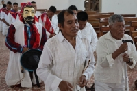 20260621. V Carranza. El Carrerante Blanco recorre las calles al paso de los caballos de los Carrerantes en el día de San Juan.