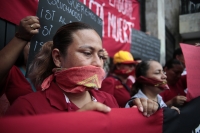 20240621. Tuxtla. Trabajadores del Cecytech se manifiestan en el Congreso de Chiapas.
