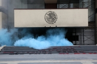20251115. Tuxtla. Estudiantes Normalistas protestan en el edificio de la administración de Chiapas después de la Marcha de La Generación Z