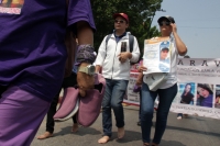 20260409. Tuxtla. La Fundación Karla Velazco acompaña a familias de personas Desaparecidas esta mañana en una marcha de pies descalzos en Tuxtla Gutiérrez
