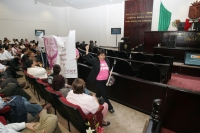 Después de que el Congreso de Chiapas aprobó este medio día la Ley Anti-aborto y de las protestas de organizaciones feministas, los diputados decidieron suspender las actividades y las comparecencias de los funcionarios estatales en la glosa del informe d