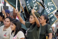 A diferencia de las manifestaciones de Fe protestantes de otras ocasiones, en esta ocasión la reunión evangélica de este domingo estuvo caracterizada por un fuerte motivo militar donde los símbolos de guerra en uniformes y en las banderas estuvieron prese