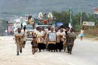 Guadalupanos Chamulas en la carretera vieja de Sancris