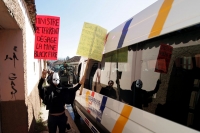 Organizaciones sociales que protestan en contra de las empresas mineras canadienses en Chiapas, se manifestaron en la ciudad de San Cristóbal de las Casas para tratar de entrevistarse con la Gobernadora General de Canadá durante su visita a este estado de Organizaciones sociales que protestan en contra de las empresas mineras canadienses en Chiapas, se manifestaron en la ciudad de San Cristóbal de las Casas para tratar de entrevistarse con la Gobernadora General de Canadá durante su visita a este estado de