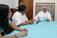 Tuxtla Gutiérrez, 13 de diciembre. Monseñor Rogelio Cabrera, Arzobispo de la diócesis de Tuxtla, habla en su conferencia de prensa de este domingo sobre las fiestas navideñas, de las relaciones que mantiene la iglesia y el estado en la prevención de la vi