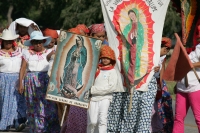 San Cristóbal de las Casas, 12 de diciembre. La vieja carretera Sur 190 entre San Cristóbal de las Casas y Chiapa de Corzo es recorrida por los peregrinos quienes visitan la ermita del Chorreadero otros puntos como el crucero hacia Bochil donde descanzan 