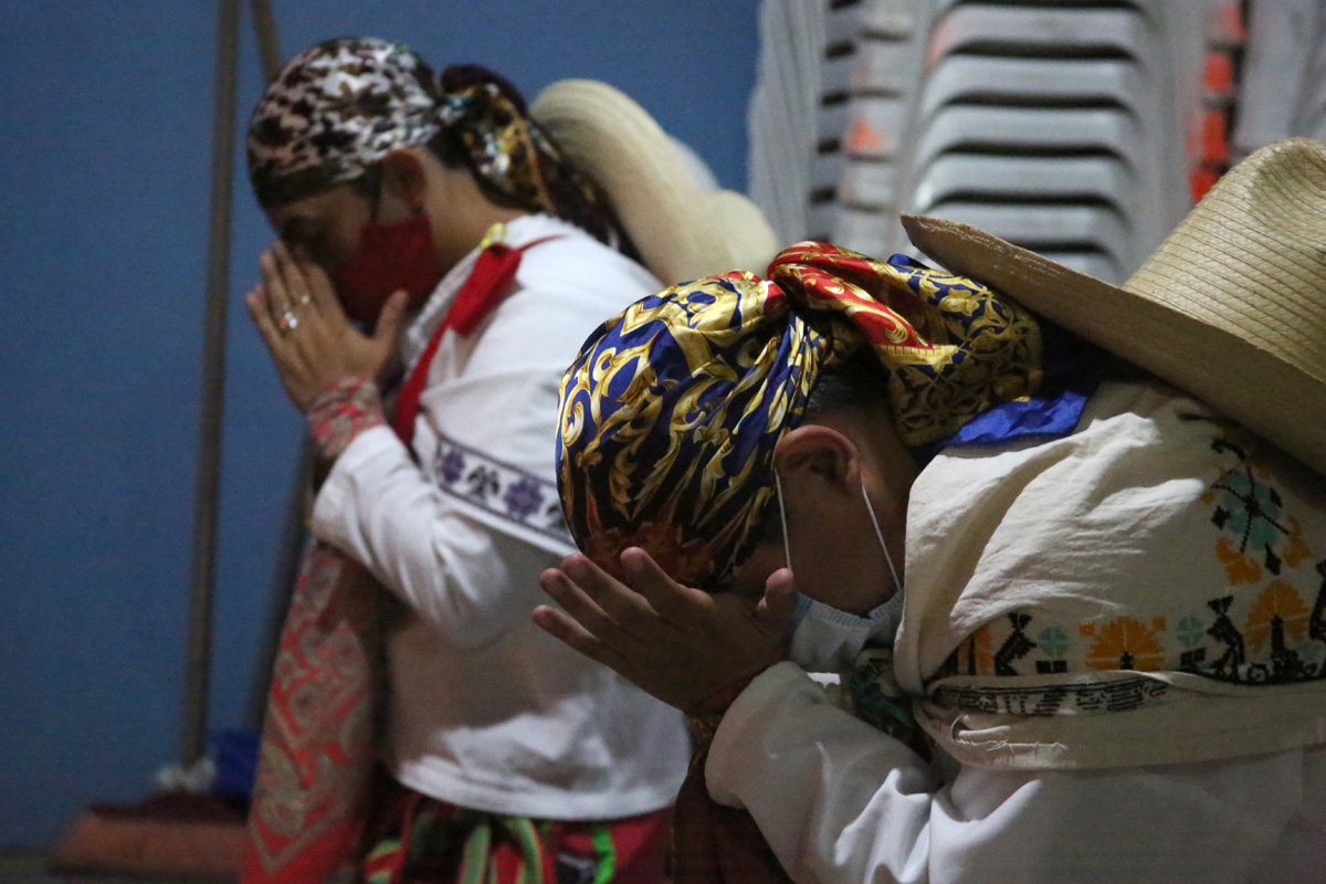 odos hablan obre el ciclo festivo y ritual dentro de la Comunidad Zoque de Tuxtla Gutiérrez. odos hablan obre el ciclo festivo y ritual dentro de la Comunidad Zoque de Tuxtla Gutiérrez.